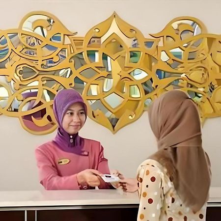 Yusro Hotel Restaurant & Convention Jombang Kültér fotó