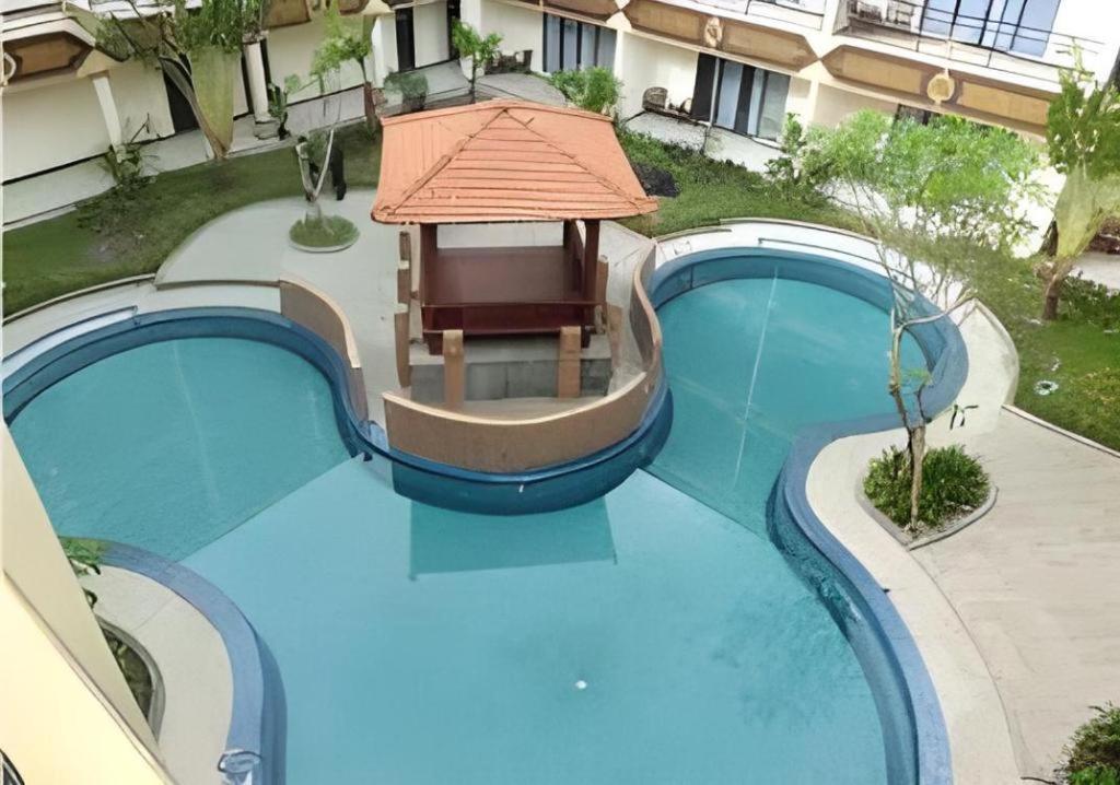 Yusro Hotel Restaurant & Convention Jombang Kültér fotó