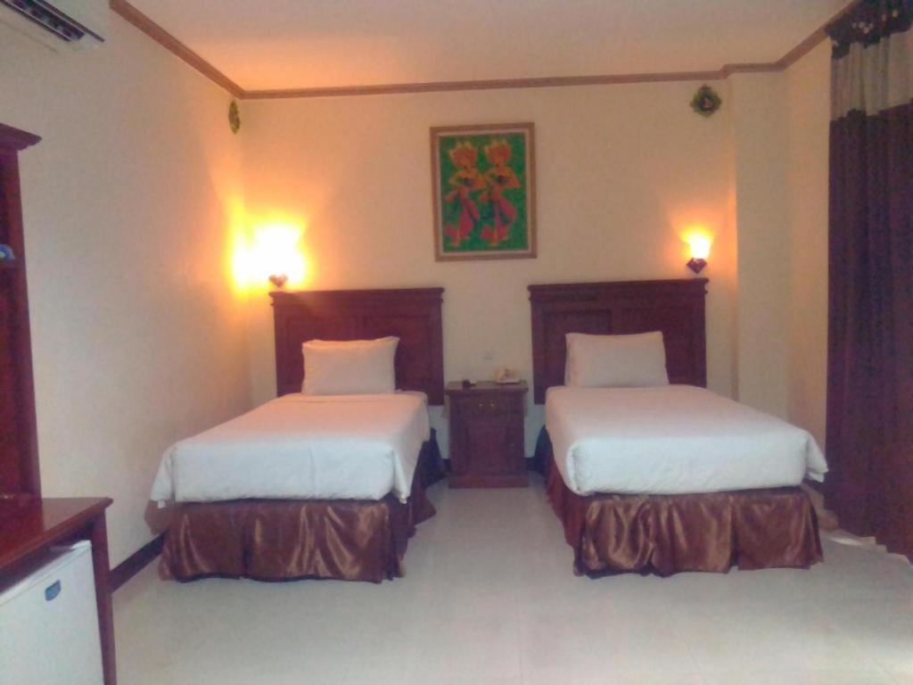 Yusro Hotel Restaurant & Convention Jombang Kültér fotó