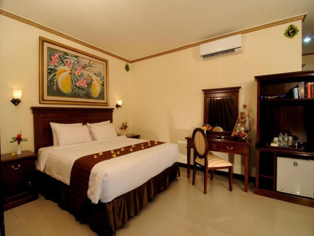 Yusro Hotel Restaurant & Convention Jombang Kültér fotó