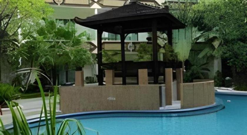 Yusro Hotel Restaurant & Convention Jombang Kültér fotó