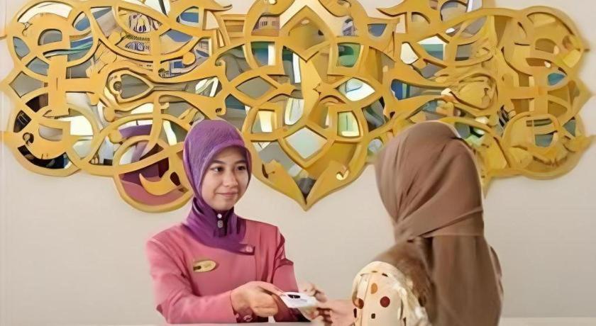 Yusro Hotel Restaurant & Convention Jombang Kültér fotó