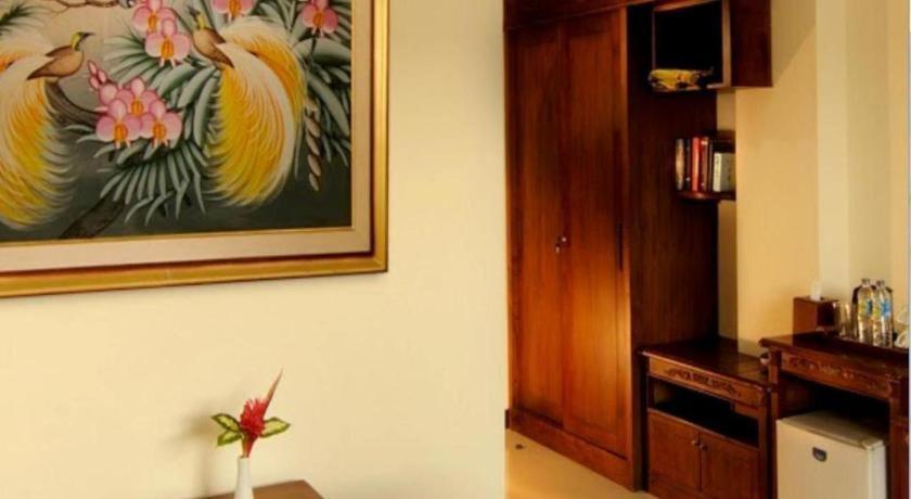 Yusro Hotel Restaurant & Convention Jombang Kültér fotó